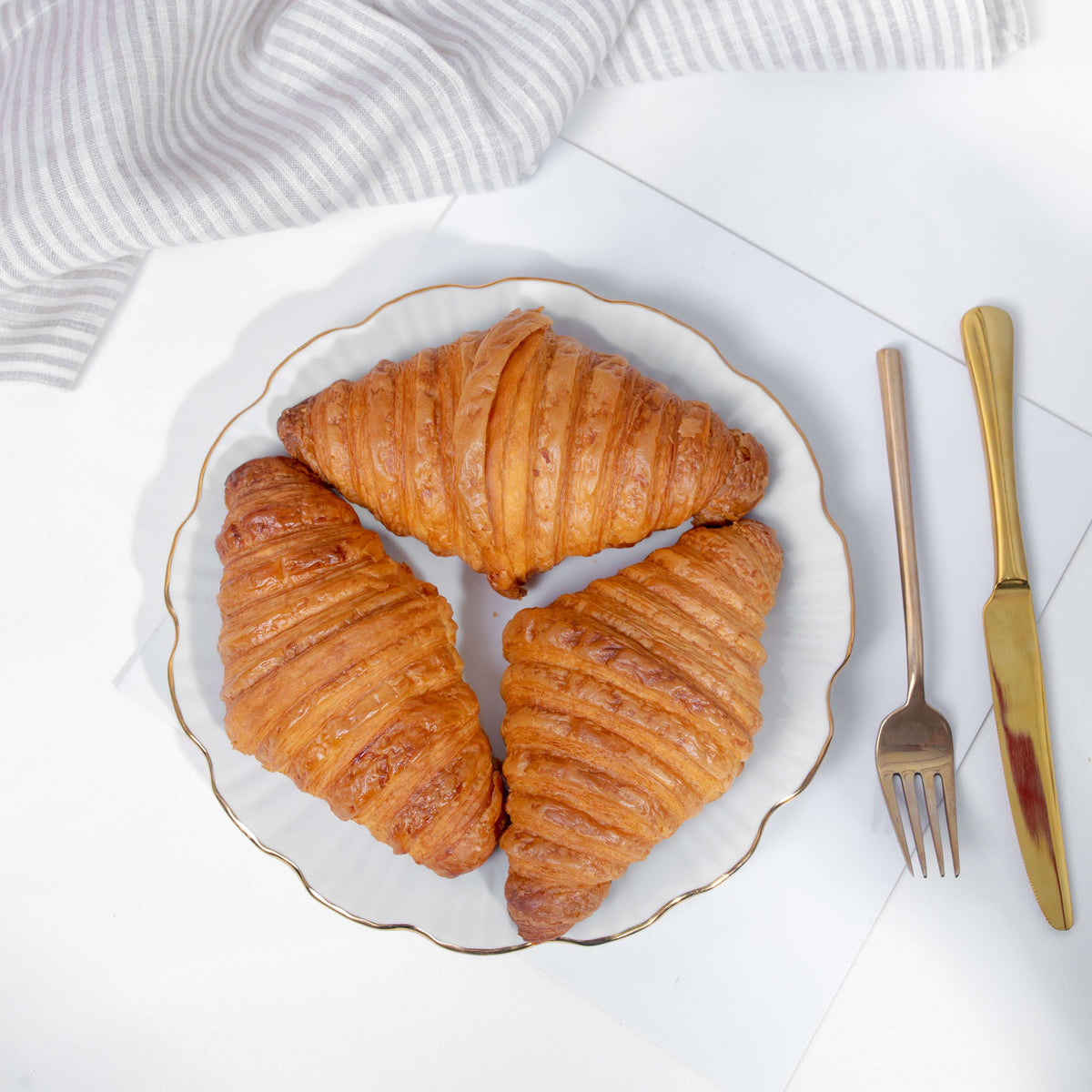 PLAIN BUTTER CROISSANT