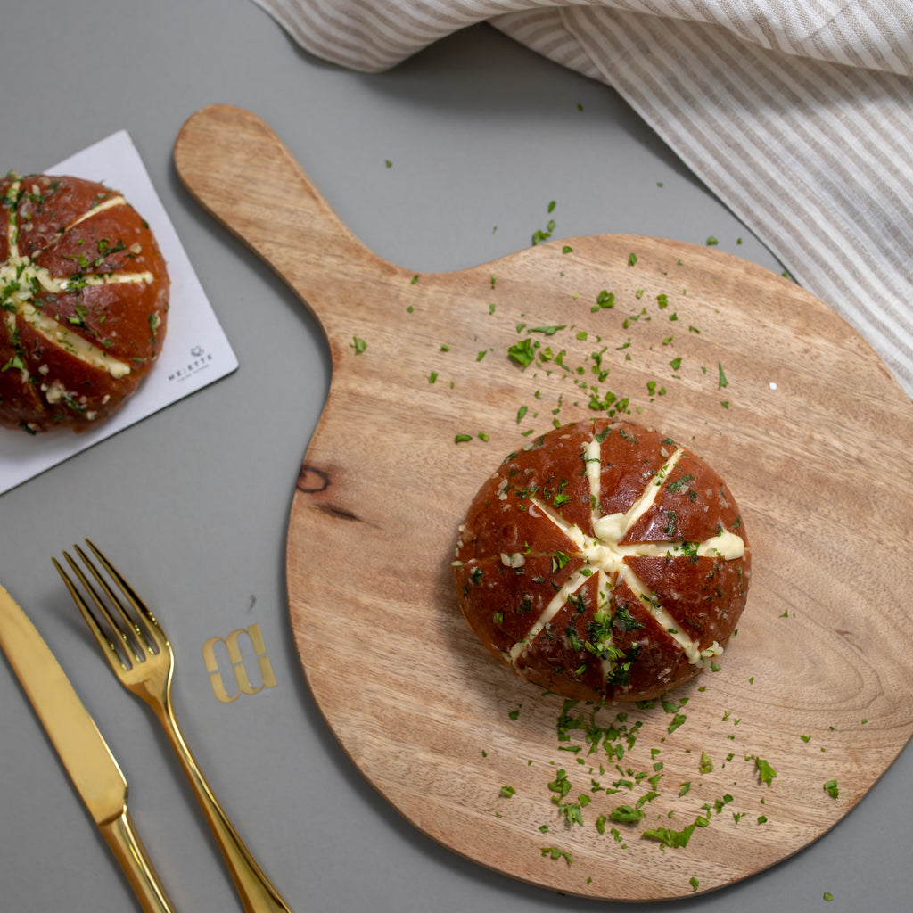 KOREAN CREAM CHEESE GARLIC BUN (Vegetarian)