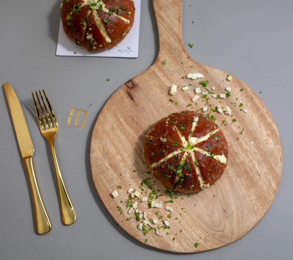 KOREAN CREAM CHEESE GARLIC BUN (Vegetarian)