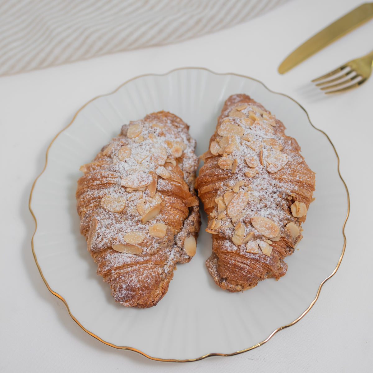 ALMOND CROISSANT (With Egg)