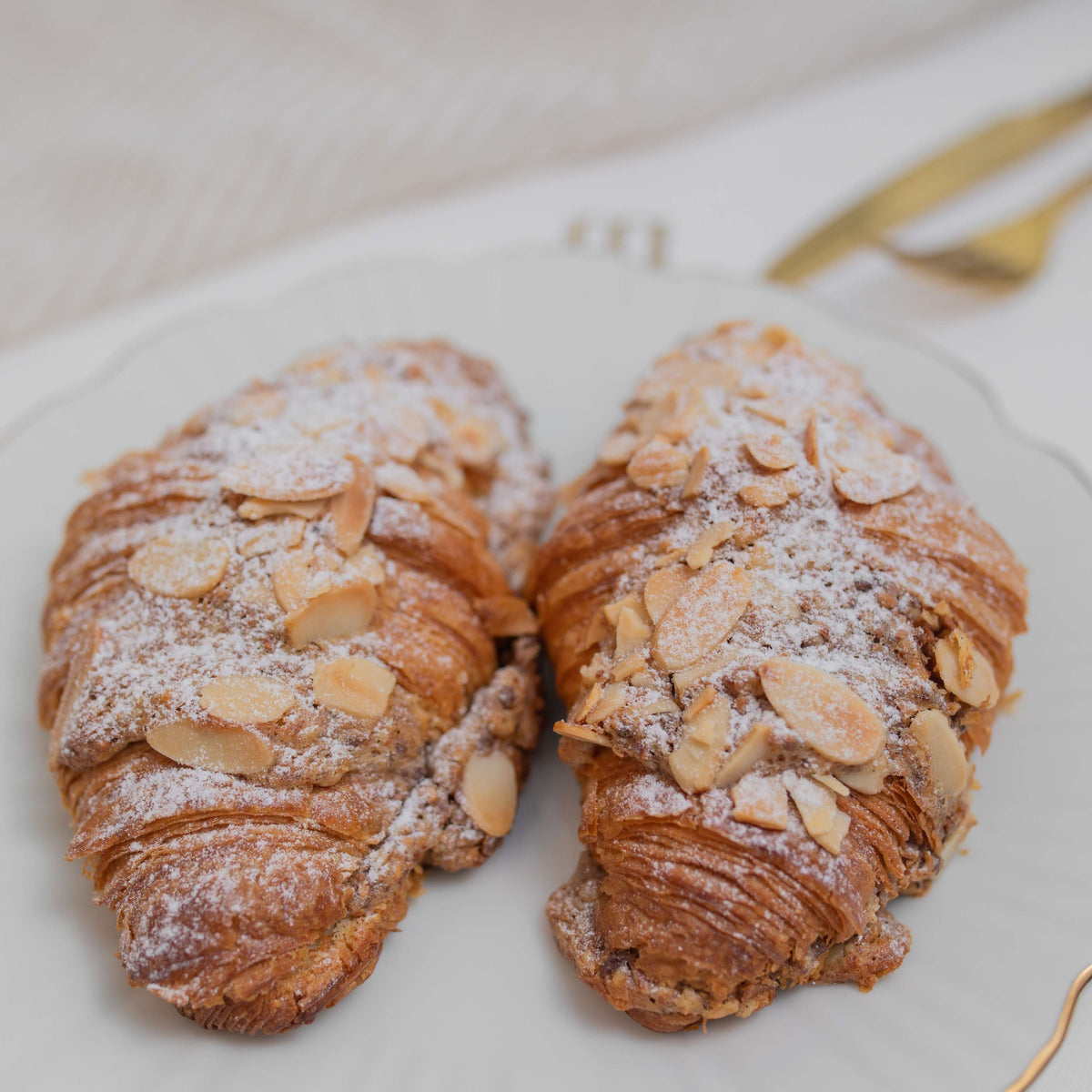 ALMOND CROISSANT (With Egg)